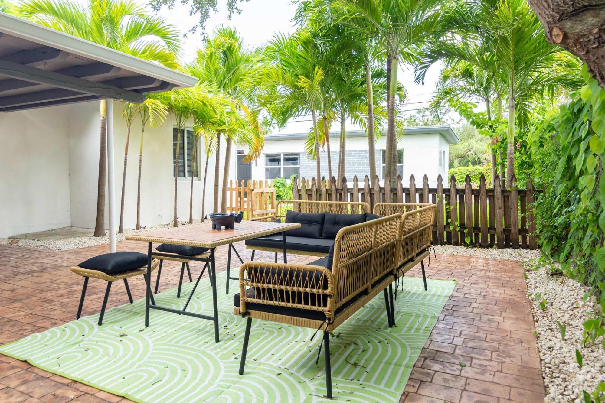 Serene Cottage Retreat, Ideal For Couples & Solo Майами Экстерьер фото